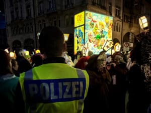 MEHR LESEN